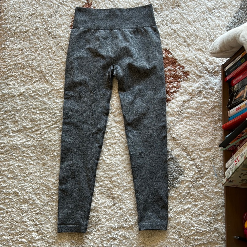 Seamless leggings! Size large